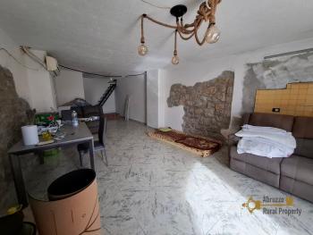 Character town house with panoramic terraced garden and versatile outbuilding with wooden veranda. Mafalda Img5