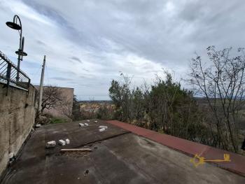 Character town house with panoramic terraced garden and versatile outbuilding with wooden veranda. Mafalda Img30