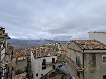 Two-bedroom town house with panoramic views and cellar. Montefalcone del Sannio Img8