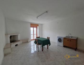 Two-bedroom town house with panoramic views and cellar. Montefalcone del Sannio