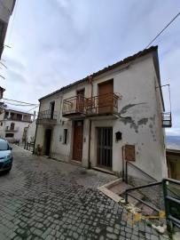 Two-bedroom town house with panoramic views and cellar. Montefalcone del Sannio Img21