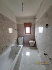 Two-bedroom town house with panoramic views and cellar. Montefalcone del Sannio Img19