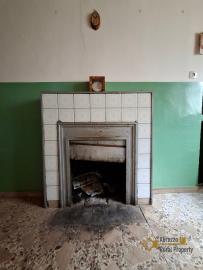 Charming character town house with vaulted ceilings and original features. San Giovanni Lipioni Img6