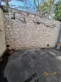 Four-bedroom completely restored town house with terrace, large garage and stone cellars. Palmoli. Img24