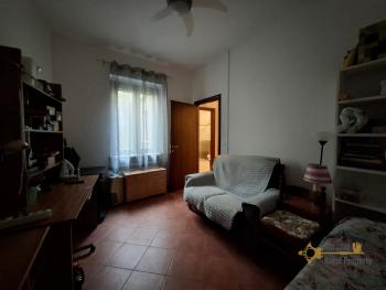 Four-bedroom completely restored town house with terrace, large garage and stone cellars. Palmoli. Img31