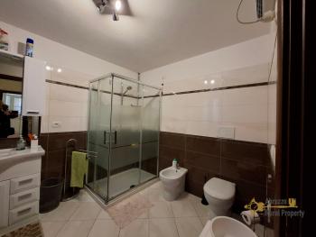 Four-bedroom completely restored town house with terrace, large garage and stone cellars. Palmoli. Img27