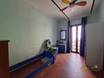 Four-bedroom completely restored town house with terrace, large garage and stone cellars. Palmoli. Img10