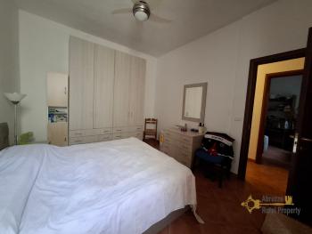 Four-bedroom completely restored town house with terrace, large garage and stone cellars. Palmoli. Img26