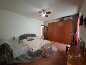 Four-bedroom completely restored town house with terrace, large garage and stone cellars. Palmoli. Img19