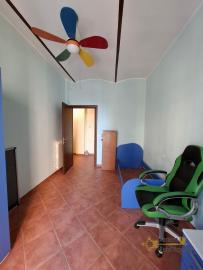 Four-bedroom completely restored town house with terrace, large garage and stone cellars. Palmoli. Img11