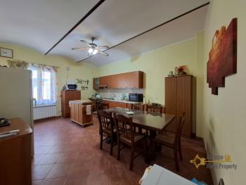 Four-bedroom completely restored town house with terrace, large garage and stone cellars. Palmoli. Img7
