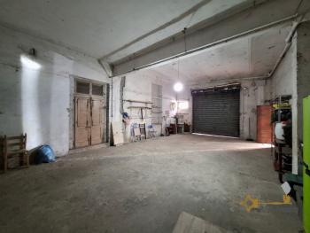 Four-bedroom completely restored town house with terrace, large garage and stone cellars. Palmoli. Img37