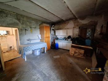 Large, panoramic country house with 13.400 sqm of land between Sea and Mountains. Arielli Img30