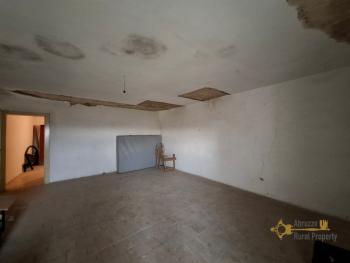 Large, panoramic country house with 13.400 sqm of land between Sea and Mountains. Arielli Img23