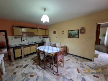 Large, panoramic country house with 13.400 sqm of land between Sea and Mountains. Arielli Img4