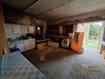 Large, panoramic country house with 13.400 sqm of land between Sea and Mountains. Arielli Img29