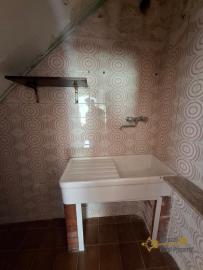 Traditional, two-bedroom town house on a quaint, cobblestone street in a charmig village. Fossalto Img6