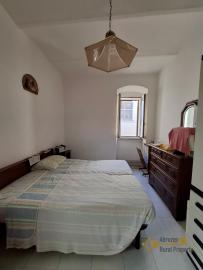 Large, five-bedroom traditional stone house with character, vaulted ceilings and two cellars. Fossalto Img19