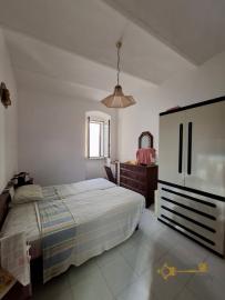 Large, five-bedroom traditional stone house with character, vaulted ceilings and two cellars. Fossalto Img18