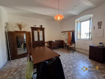 Large, five-bedroom traditional stone house with character, vaulted ceilings and two cellars. Fossalto Img9