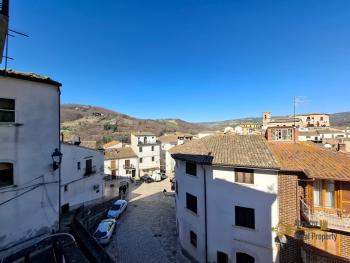 Large, five-bedroom traditional stone house with character, vaulted ceilings and two cellars. Fossalto Img29