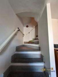 Large, five-bedroom traditional stone house with character, vaulted ceilings and two cellars. Fossalto Img24