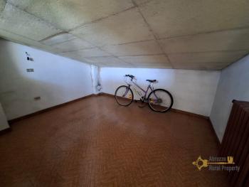 Large, four-bedroom town house with garden and cellar. 30 minutes from ski slopes. Pescolanciano Img18