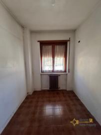 Large, four-bedroom town house with garden and cellar. 30 minutes from ski slopes. Pescolanciano Img12