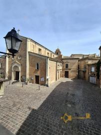 Spacious four-bedroom townhouse in the heart of Pollutri, just 14 minutes from the Adriatic Coast Img10