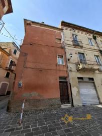 Spacious four-bedroom townhouse in the heart of Pollutri, just 14 minutes from the Adriatic Coast Img34