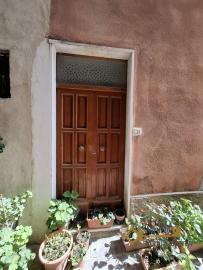 Spacious four-bedroom townhouse in the heart of Pollutri, just 14 minutes from the Adriatic Coast Img3