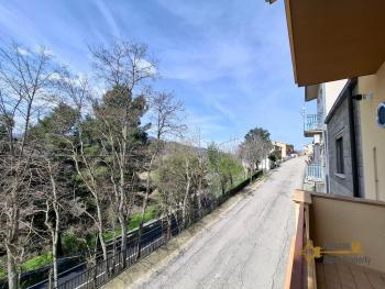 Perfect condition town house with two bedrooms, panoramic balcony and a large garage, ready to live in. Celenza sul Trigno. Img10
