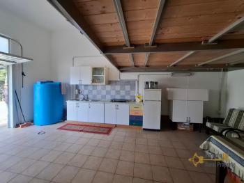 Perfect condition town house with two bedrooms, panoramic balcony and a large garage, ready to live in. Celenza sul Trigno. Img30