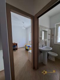 Perfect condition town house with two bedrooms, panoramic balcony and a large garage, ready to live in. Celenza sul Trigno. Img20