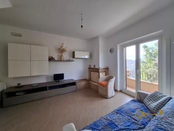 Perfect condition town house with two bedrooms, panoramic balcony and a large garage, ready to live in. Celenza sul Trigno. Img8