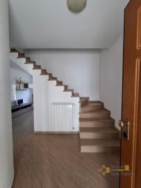 Perfect condition town house with two bedrooms, panoramic balcony and a large garage, ready to live in. Celenza sul Trigno. Img4