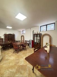 Four-bedroom charming villa with garden, terrace, swimming pool and Mountain view. Colledara. Img23