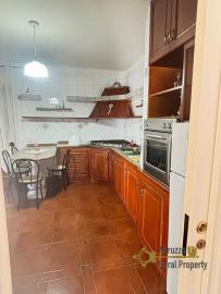 Four-bedroom charming villa with garden, terrace, swimming pool and Mountain view. Colledara. Img11