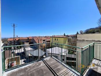Charming town house in perfect condition with panoramic balconies, terrace, garden and annex. Tornareccio Img14