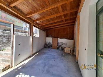 Charming town house in perfect condition with panoramic balconies, terrace, garden and annex. Tornareccio Img4