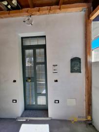 Charming town house in perfect condition with panoramic balconies, terrace, garden and annex. Tornareccio Img6