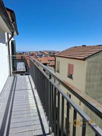 Charming town house in perfect condition with panoramic balconies, terrace, garden and annex. Tornareccio Img24