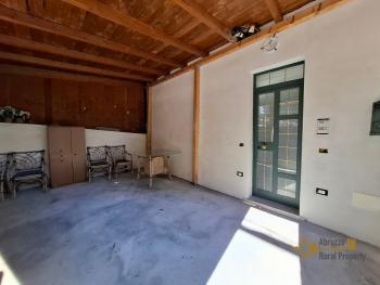 Charming town house in perfect condition with panoramic balconies, terrace, garden and annex. Tornareccio Img3