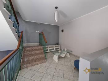 Charming town house in perfect condition with panoramic balconies, terrace, garden and annex. Tornareccio Img7