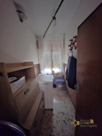 Three-bedroom country house with 6.180 sqm of land, terrace, large garage and annex. Trivento Img26