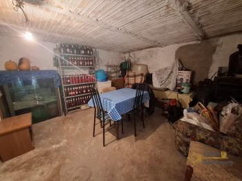 Three-bedroom country house with 6.180 sqm of land, terrace, large garage and annex. Trivento Img37