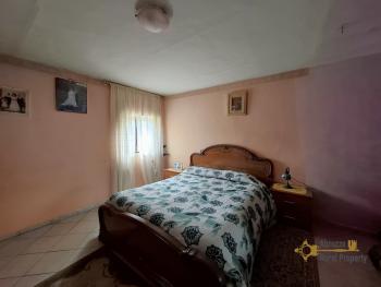 Three-bedroom country house with 6.180 sqm of land, terrace, large garage and annex. Trivento Img33