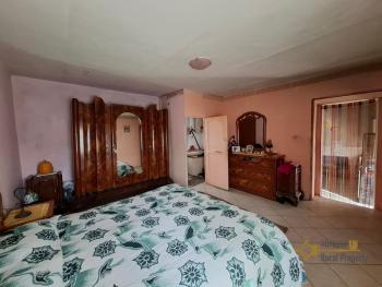 Three-bedroom country house with 6.180 sqm of land, terrace, large garage and annex. Trivento Img35