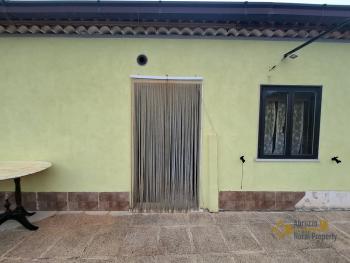 Three-bedroom country house with 6.180 sqm of land, terrace, large garage and annex. Trivento Img27