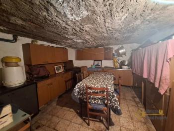 Three-bedroom country house with 6.180 sqm of land, terrace, large garage and annex. Trivento Img38